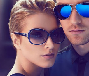 Солнцезащитные очки Ray Ban — эти очки выбирали военные летчики и звезды Голливуда. Линзами RayBan занимались профессиональные разработчики оптики, оправы — плоды трудов всемирно известных инженеров. 